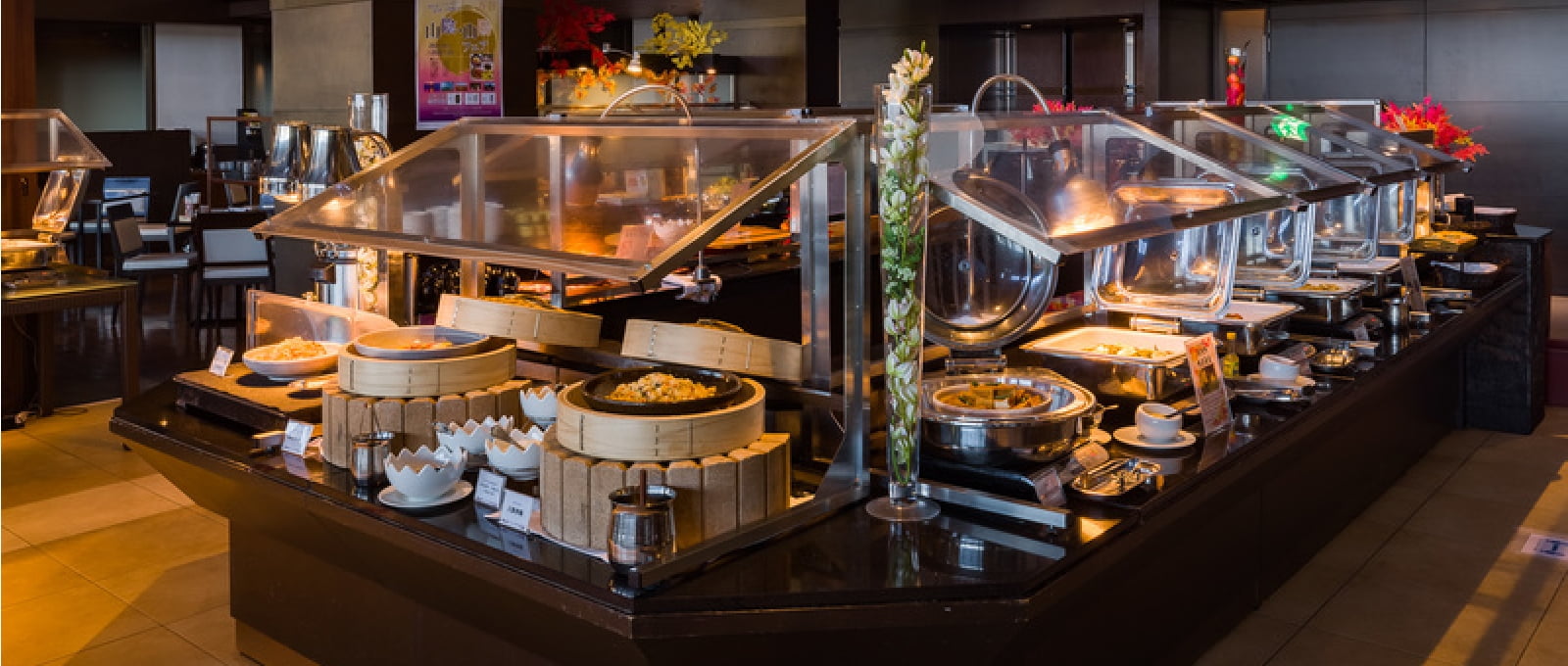 ザ・ダイニング「万彩（まんさい）」