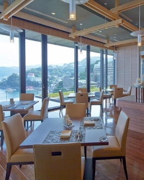 カフェ（レストラン オリーヴァ）