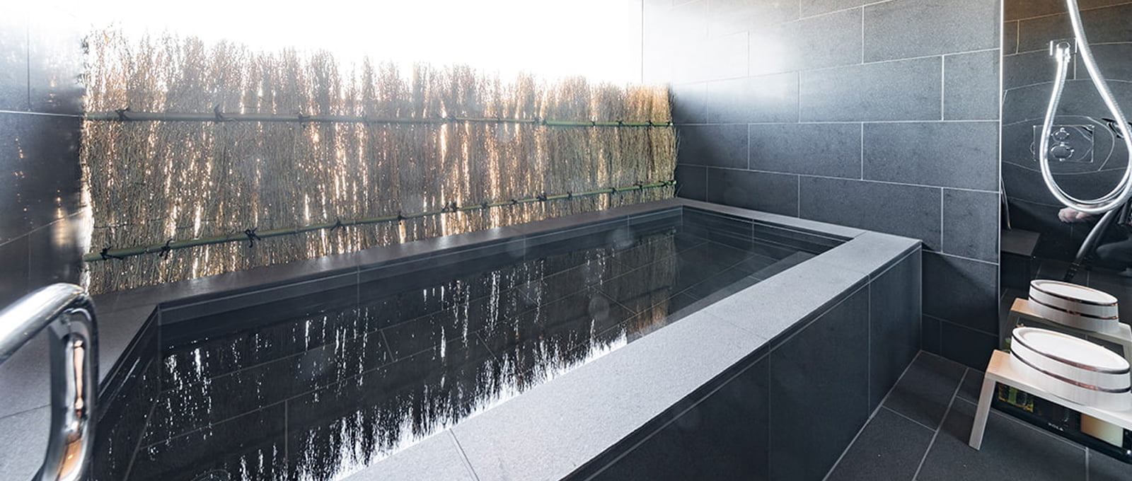 貸切露天風呂（墨 Sumi）