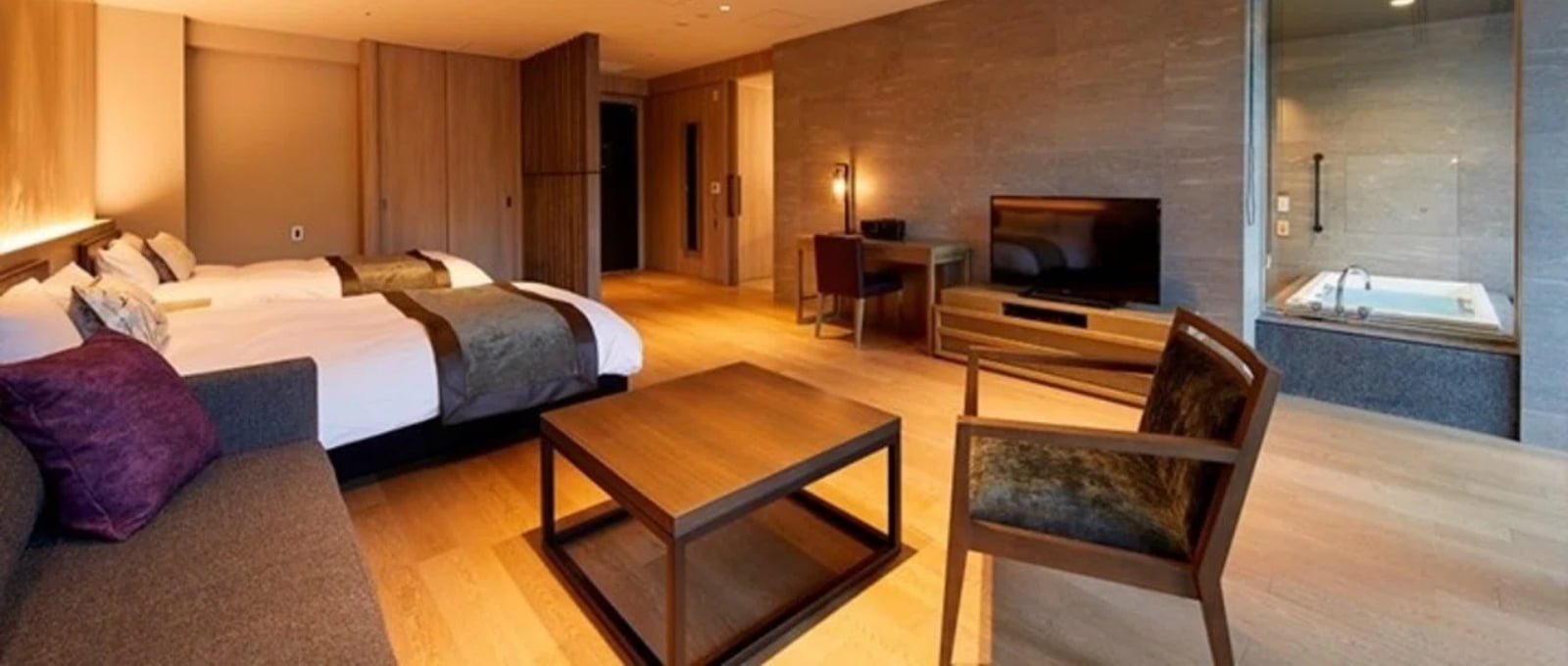 ユニバーサル　定員：4名　広さ：60㎡