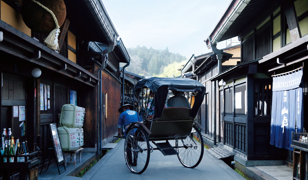 人力車に乗って巡る城下町「飛騨高山」